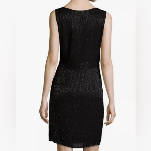 ❤️ NWT DVF FULLY HAND BEADED FAUX WRAP OCCASION DRESS. 100% SILK - Picture 2 of 15